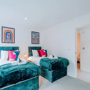 Two Bedroom Urban Retreat In The Heart Of Exeter